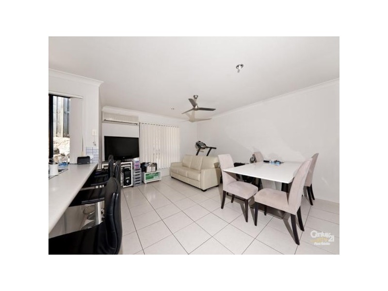 13 Yamba Street, Pacific Pines QLD 4211