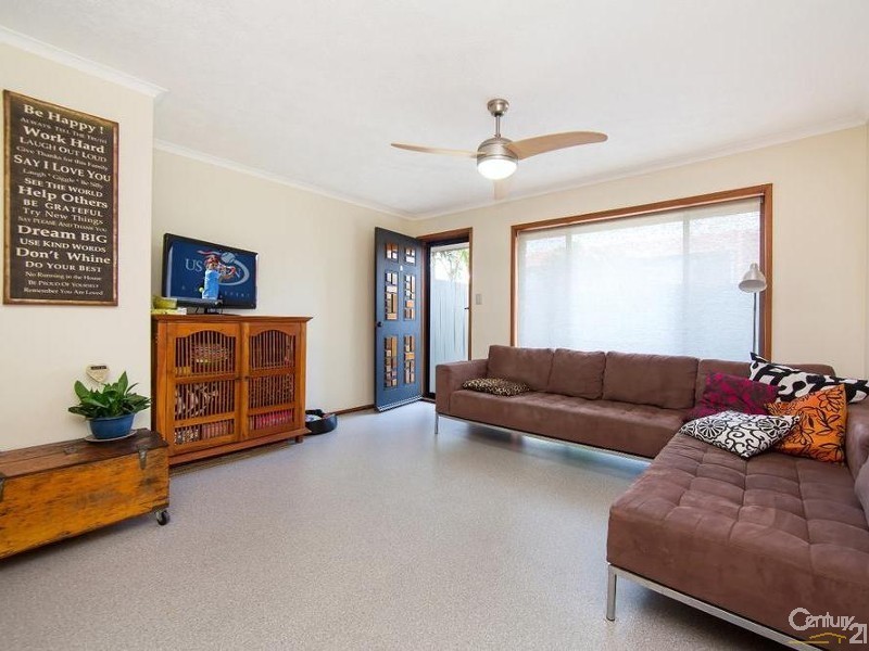 1/37 Frascott Avenue, Varsity Lakes QLD 4227