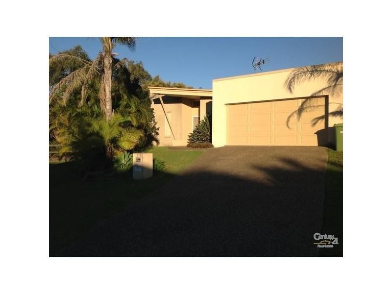 9 Kanangra Crescent, Pacific Pines QLD 4211
