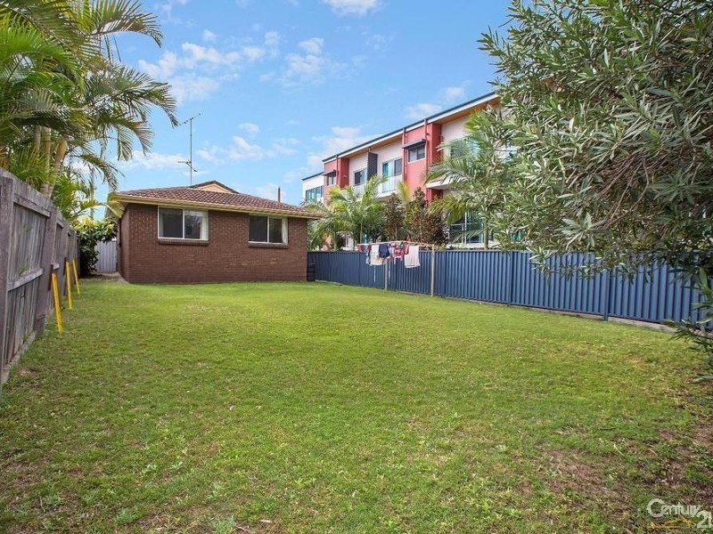16 Sportsman Avenue, Mermaid Beach QLD 4218