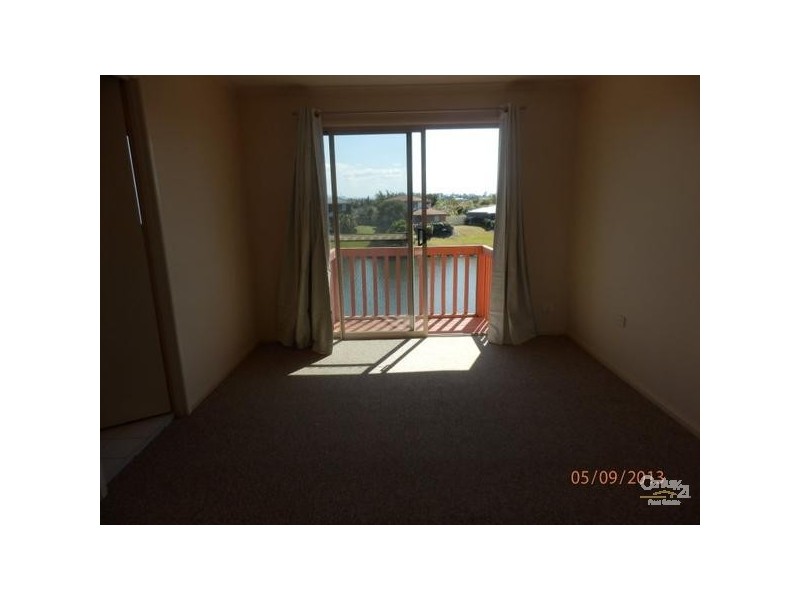 2/6  Lowood Court, Varsity Lakes QLD 4227