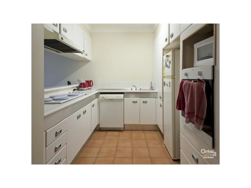 7/40 Britannia Ave, Broadbeach QLD 4218