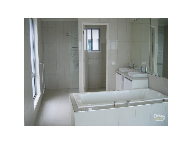 9 Windward Place, Jacobs Well QLD 4208