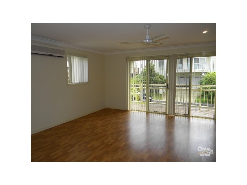 1/7 MAPLETON CRESCENT, Varsity Lakes QLD 4227