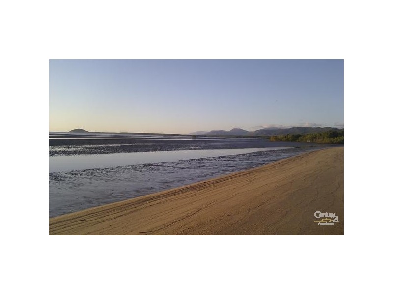 Cooya Beach QLD 4873