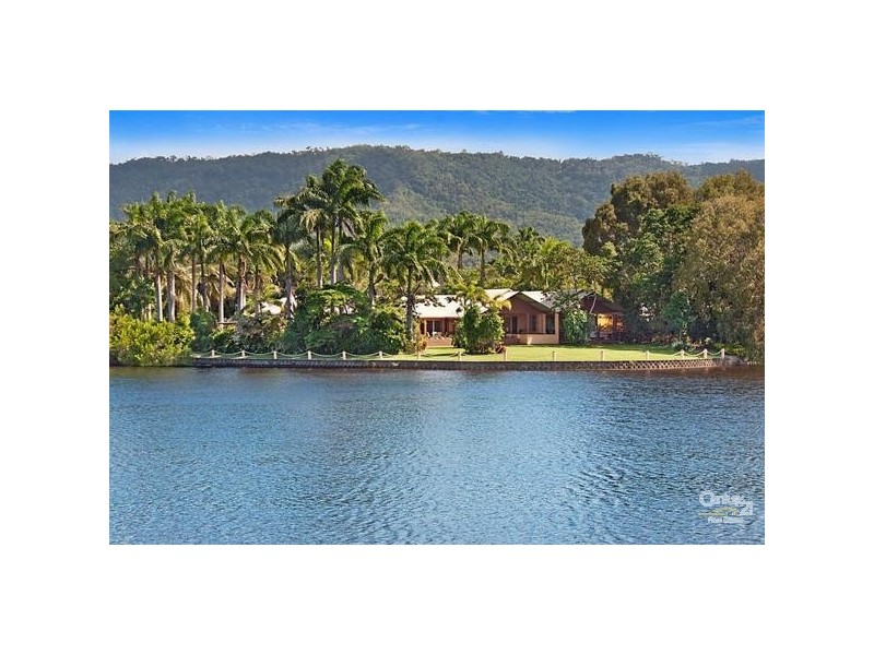 105 St Crispins Ave, Port Douglas QLD 4877