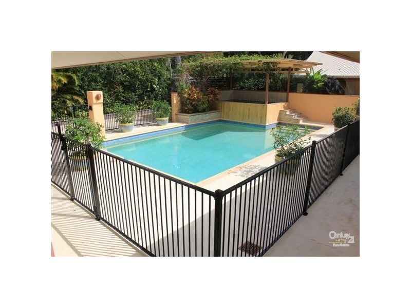 105 St Crispins Ave, Port Douglas QLD 4877