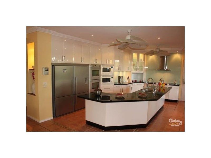 105 St Crispins Ave, Port Douglas QLD 4877