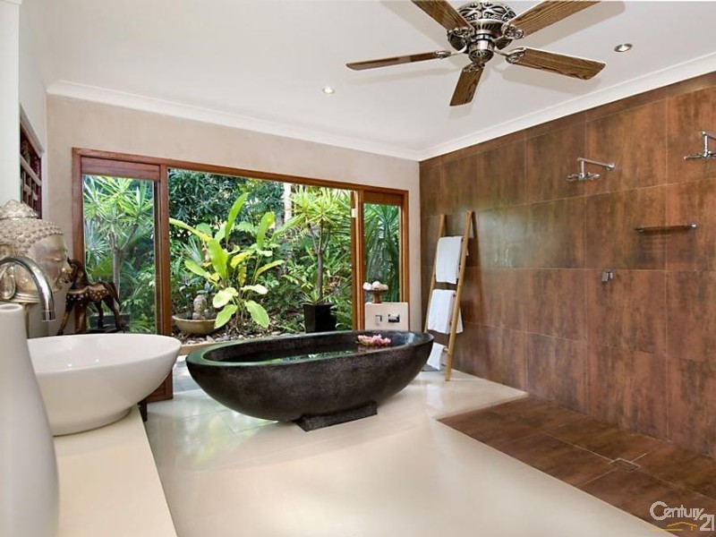 Oak Beach QLD 4877