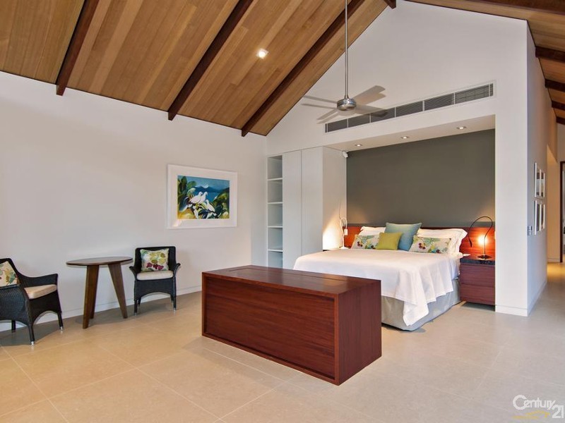 5 Beachfront Mirage, Port Douglas QLD 4877