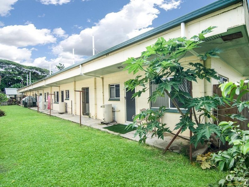 15  Mill Street, Mossman QLD 4873