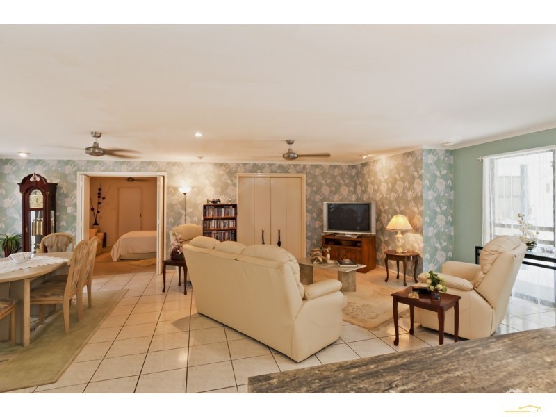 2/6  Nautilus Street, Port Douglas QLD 4877