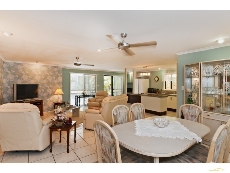 2/6  Nautilus Street, Port Douglas QLD 4877