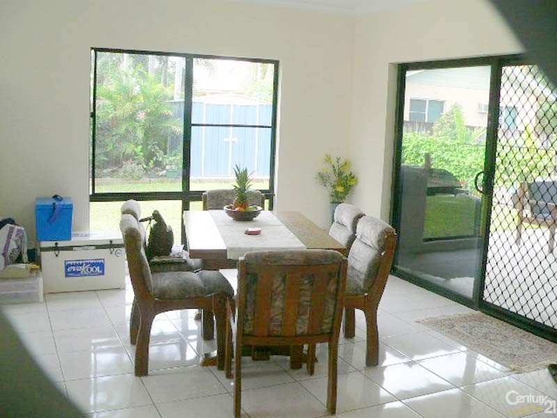 2 Shalom Close, Cooya Beach QLD 4873