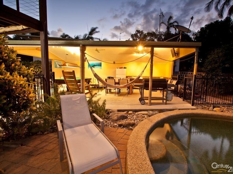 17 Pecten Avenue, Port Douglas QLD 4877