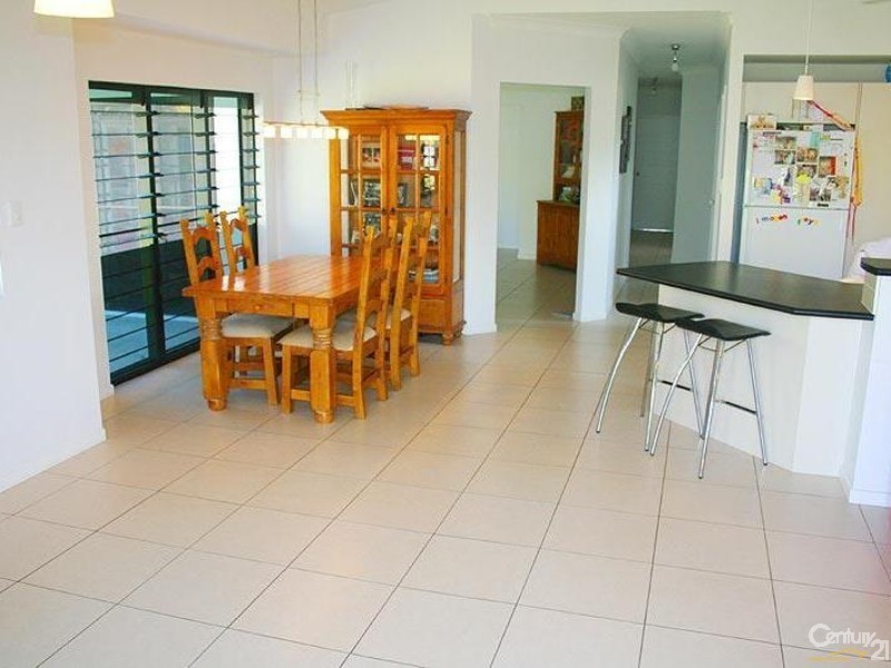 24 Ocean Avenue, Cooya Beach QLD 4873