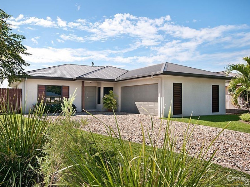 15 White Oak Ave, Mossman QLD 4873