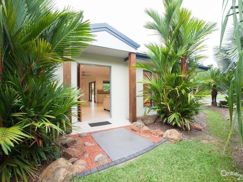 1 Satinash Street, Mossman QLD 4873