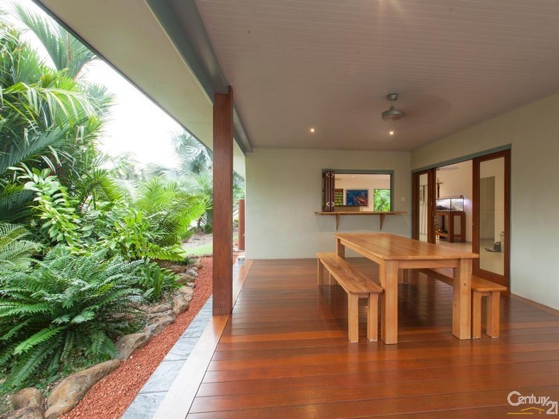 1 Satinash Street, Mossman QLD 4873
