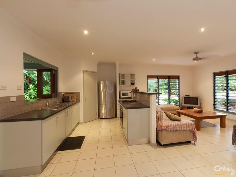 1 Satinash Street, Mossman QLD 4873