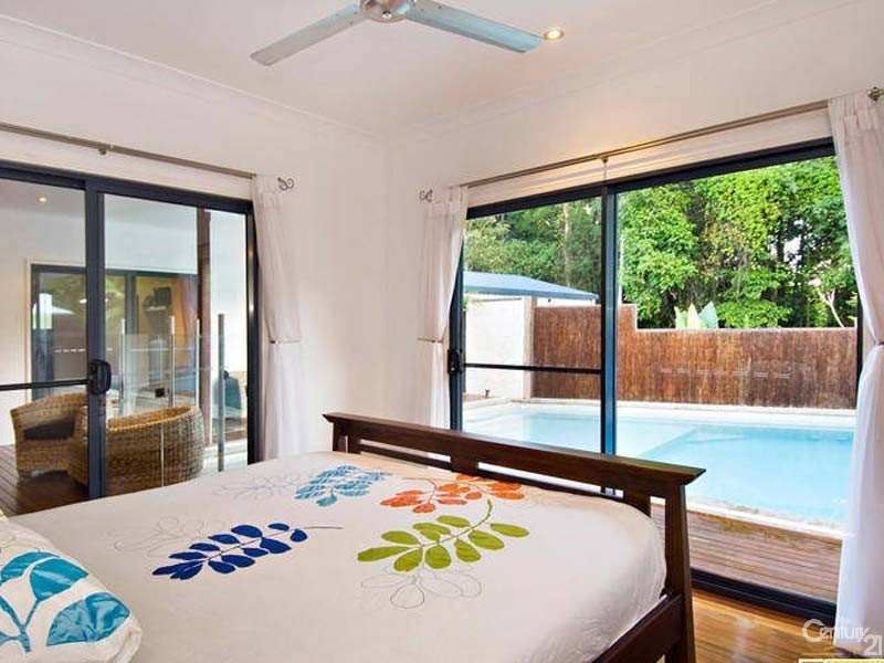 26 White Oak Ave, Mossman QLD 4873