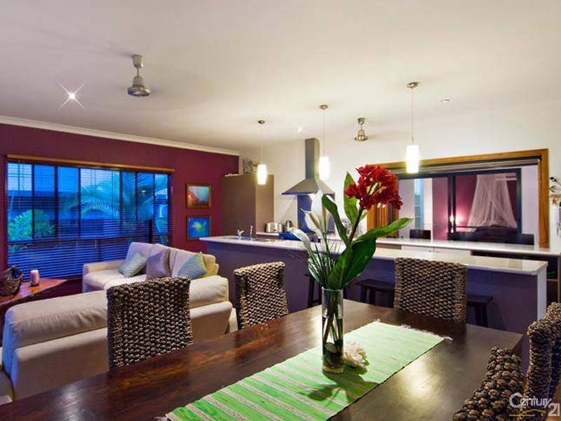 26 White Oak Ave, Mossman QLD 4873