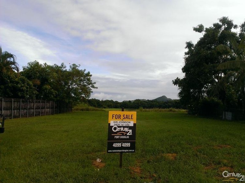 13 Middlemiss Street, Mossman QLD 4873