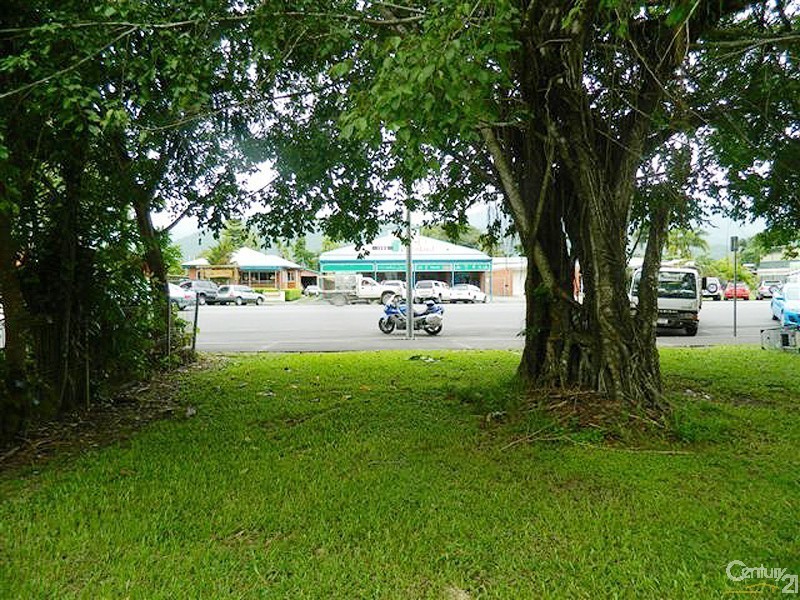 42 Front Street, Mossman QLD 4873
