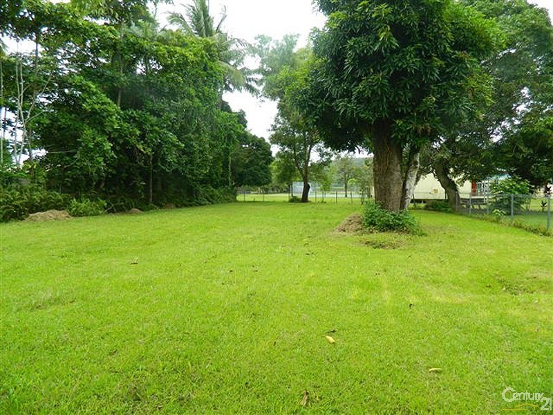 42 Front Street, Mossman QLD 4873