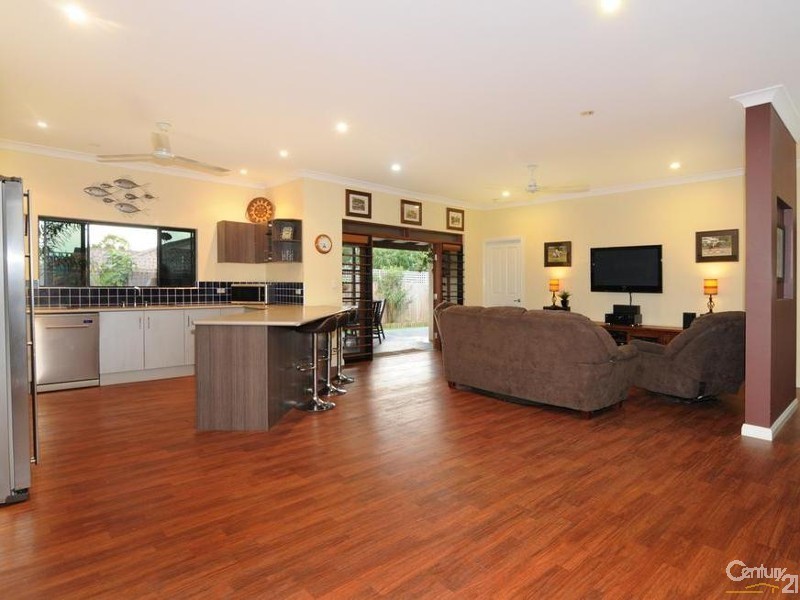 17 Satinash Street, Mossman QLD 4873