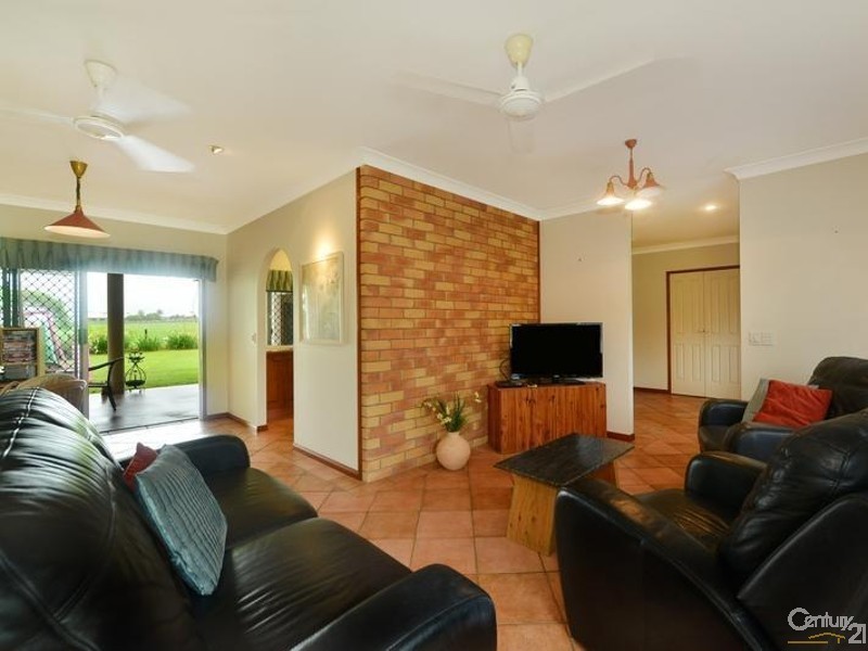 8 Shalom Close, Cooya Beach QLD 4873