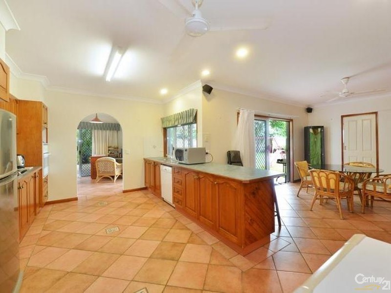 8 Shalom Close, Cooya Beach QLD 4873