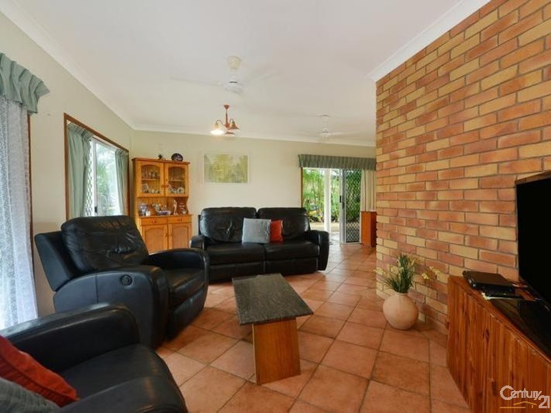 8 Shalom Close, Cooya Beach QLD 4873