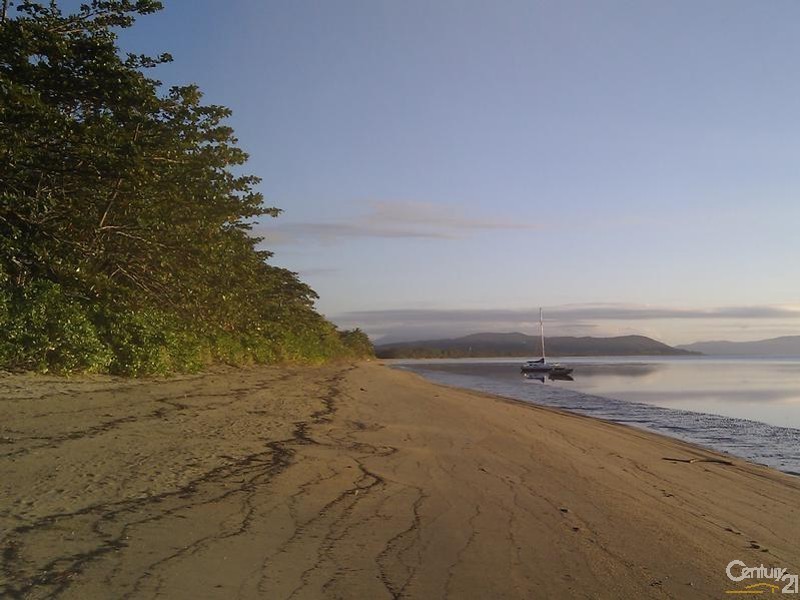 16 Ocean Ave, Cooya Beach QLD 4873