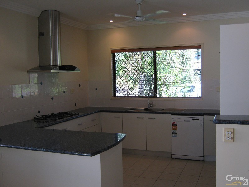 13 Forest Glen Road, Mossman QLD 4873