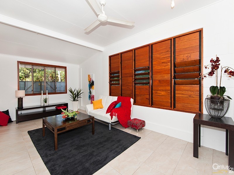 3 Palm Street, Cooya Beach QLD 4873