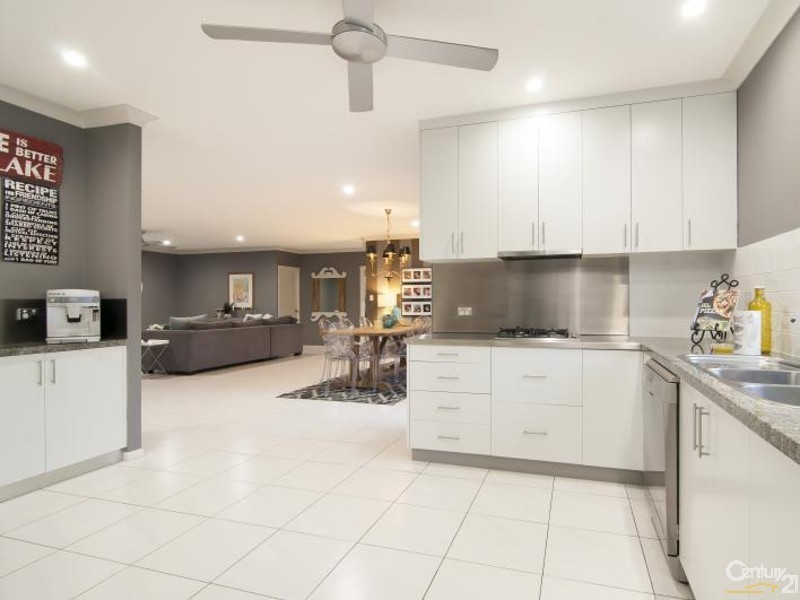 3 HOPE STREET, Port Douglas QLD 4877