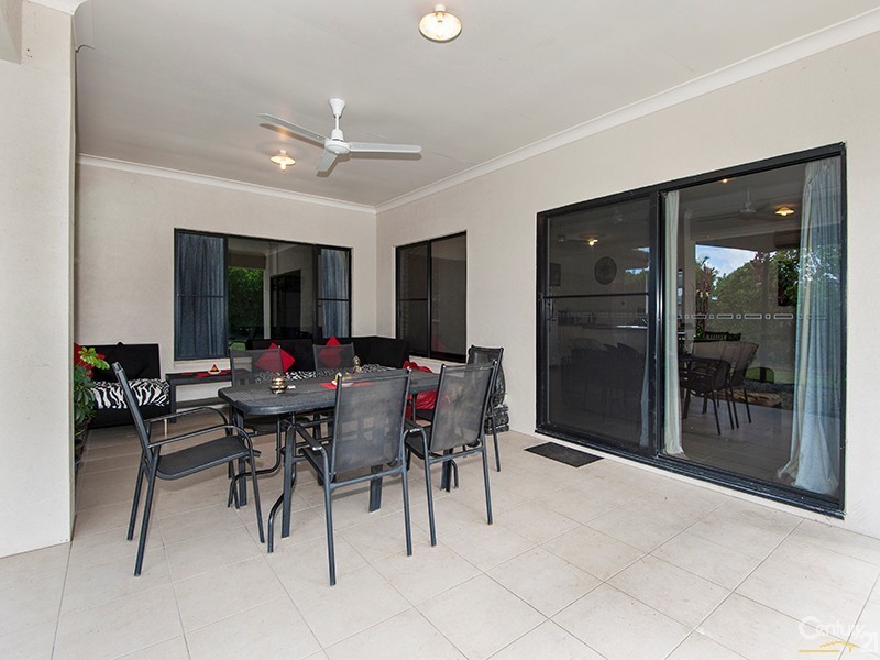 29 Riflebird Crescent, Mossman QLD 4873