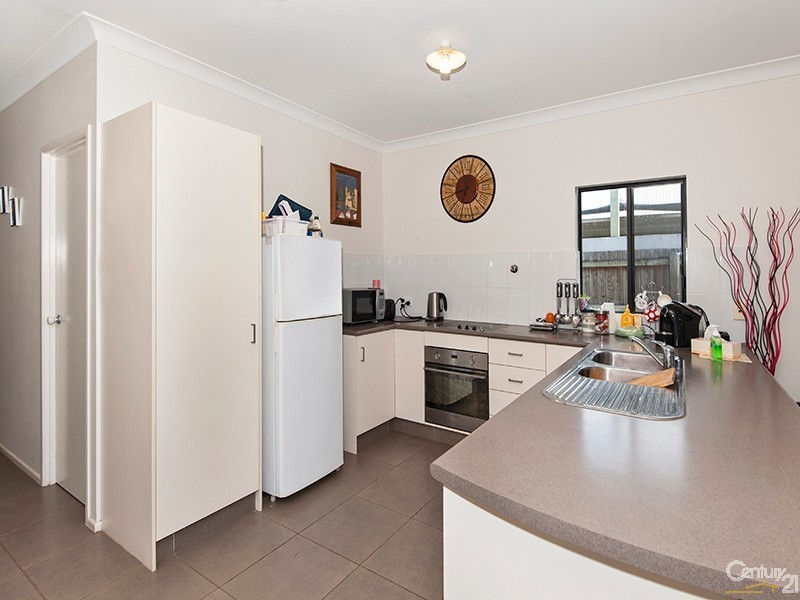 29 Riflebird Crescent, Mossman QLD 4873