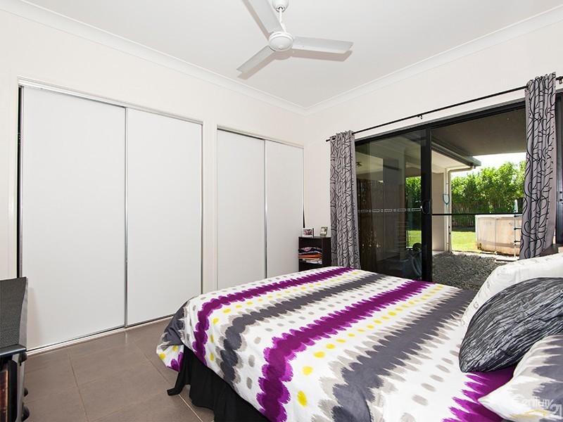 29 Riflebird Crescent, Mossman QLD 4873