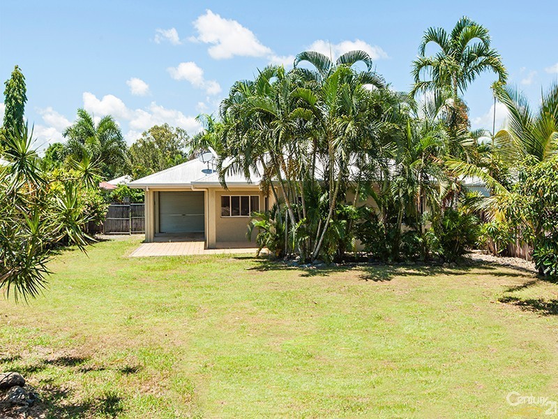 27 Allamanda Street, Cooya Beach QLD 4873