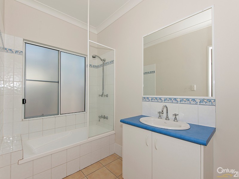 27 Allamanda Street, Cooya Beach QLD 4873