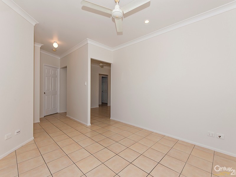 27 Allamanda Street, Cooya Beach QLD 4873