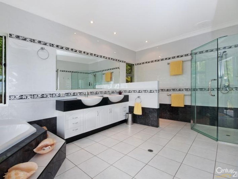 56 Ocean View Road, Port Douglas QLD 4877