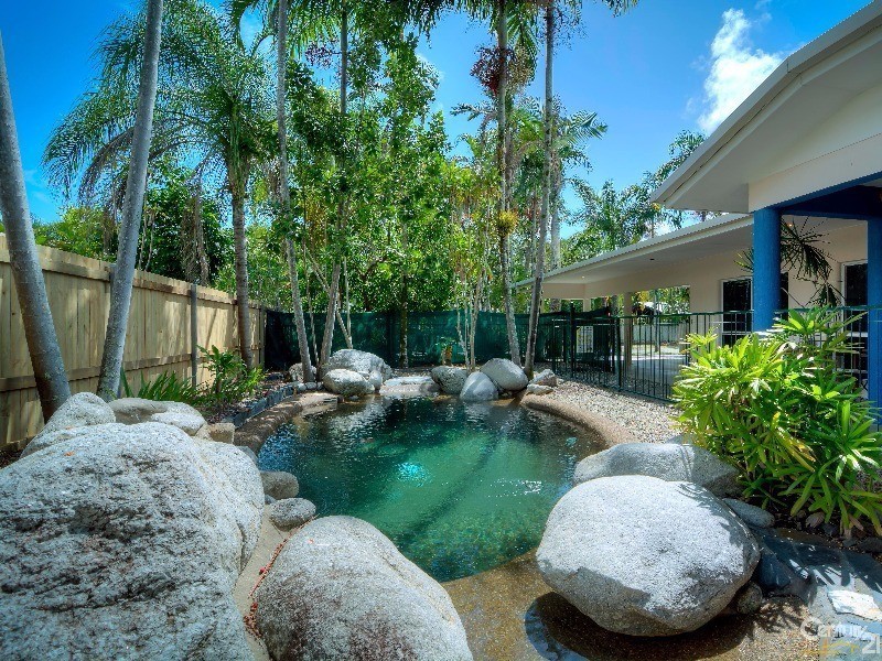 4 Thooleer Close, Cooya Beach QLD 4873