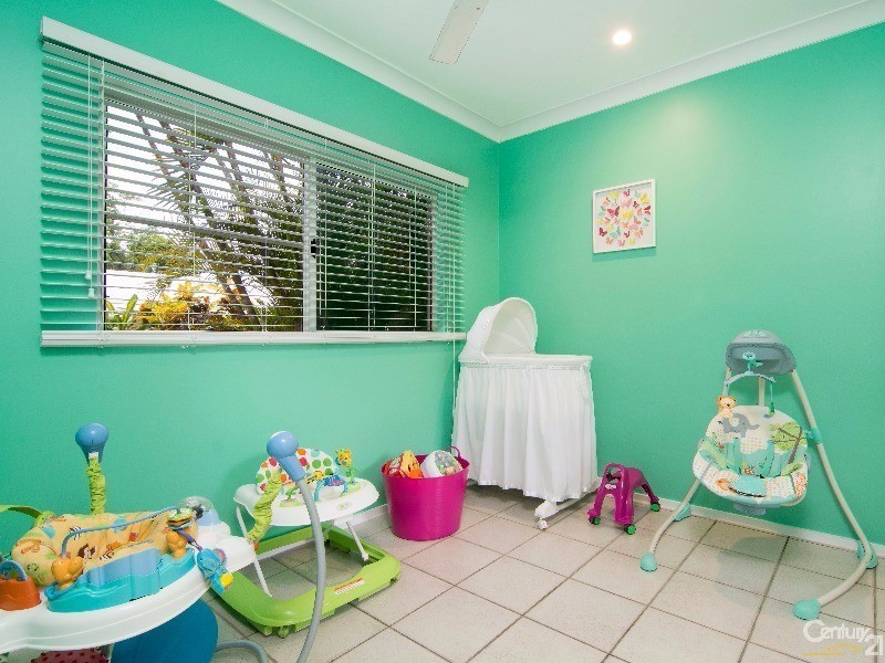 4 Thooleer Close, Cooya Beach QLD 4873