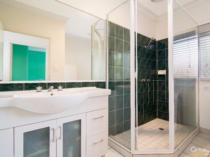 4 Thooleer Close, Cooya Beach QLD 4873