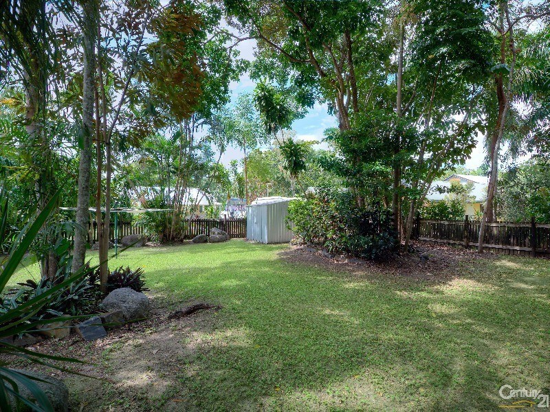 4 Thooleer Close, Cooya Beach QLD 4873