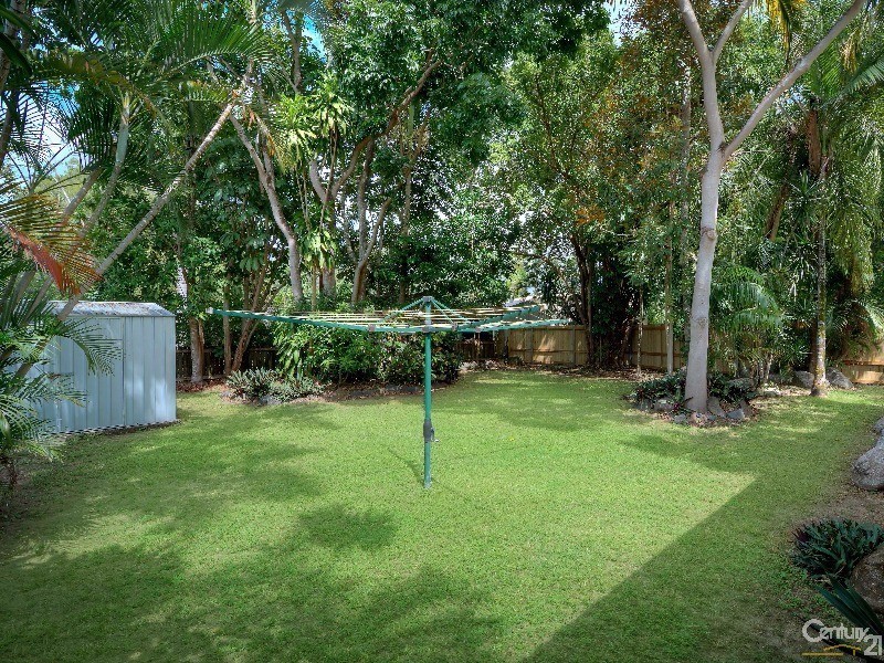 4 Thooleer Close, Cooya Beach QLD 4873