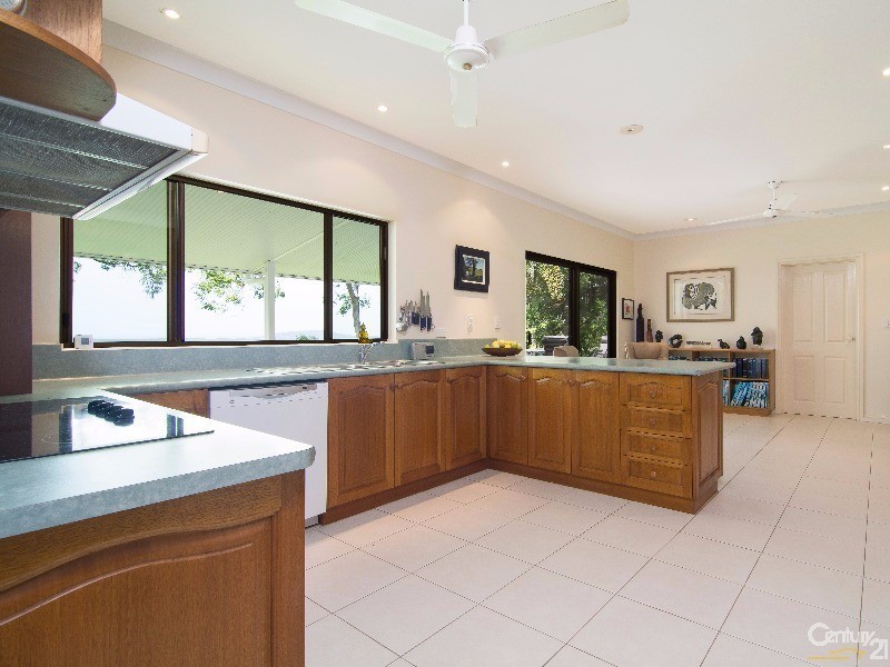 23 Ocean View Road, Port Douglas QLD 4877